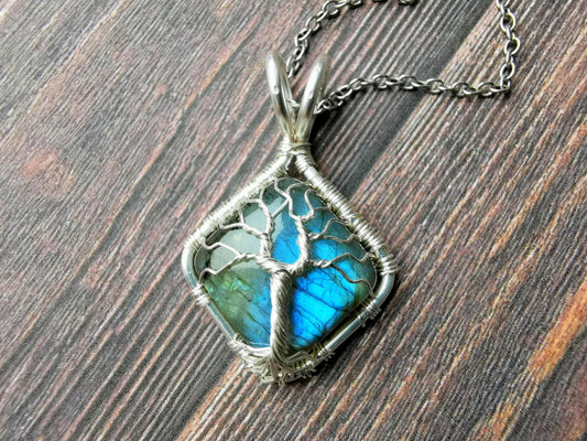 Tree pendant with a labradorite gemstone