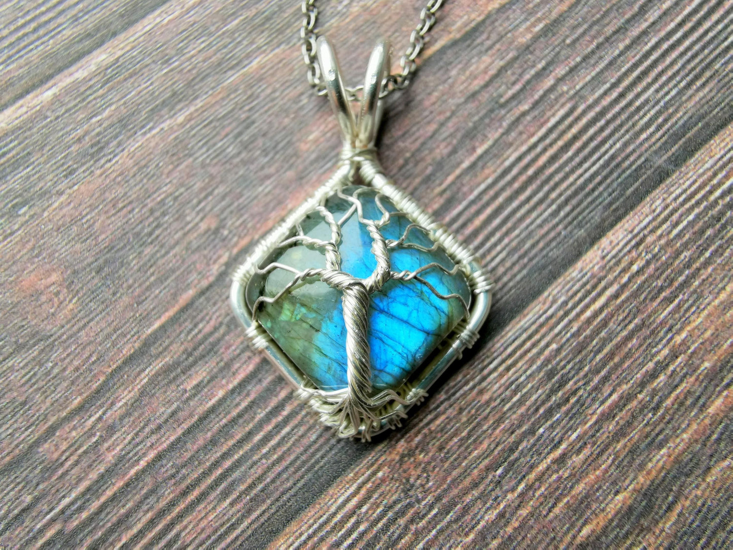 Tree pendant with a labradorite gemstone
