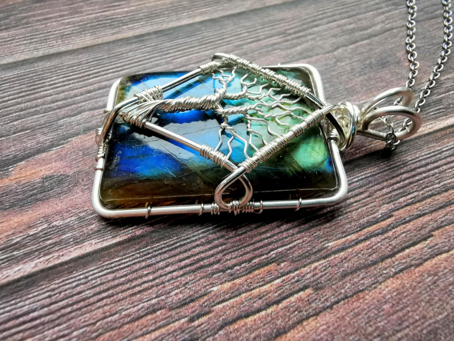 Tree pendant with a labradorite gemstone