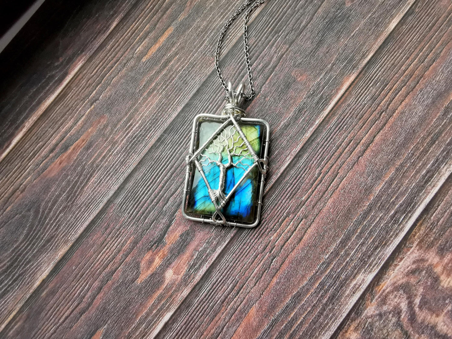 Tree pendant with a labradorite gemstone