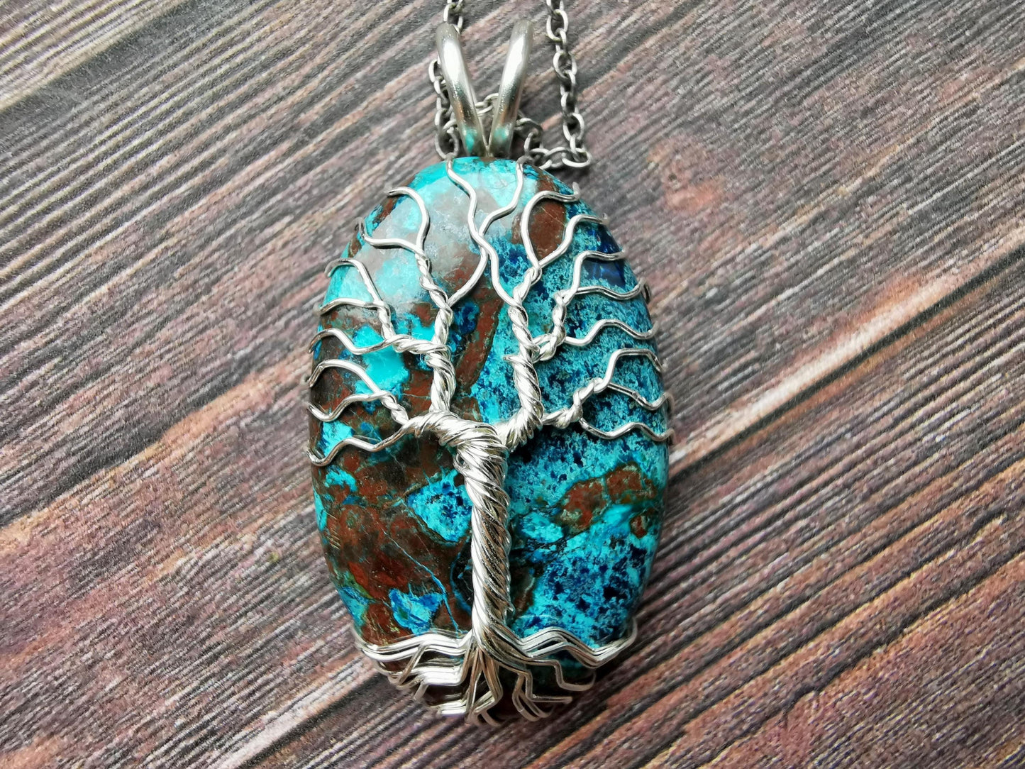 Tree pendant with a shattuckite gemstone