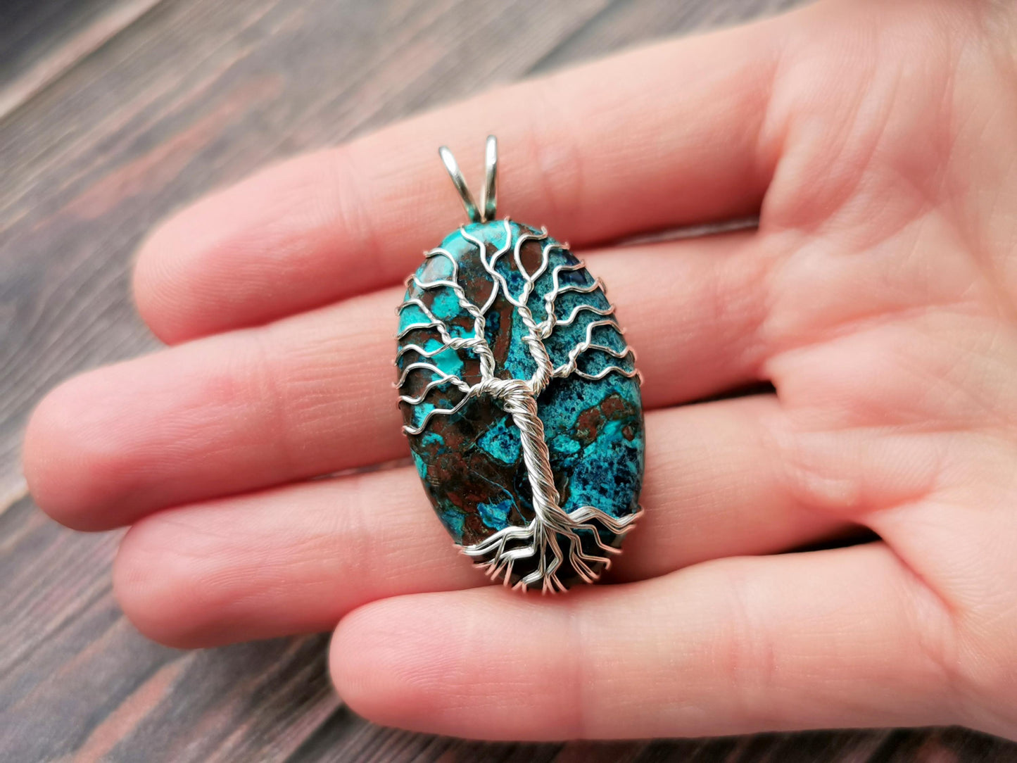 Tree pendant with a shattuckite gemstone