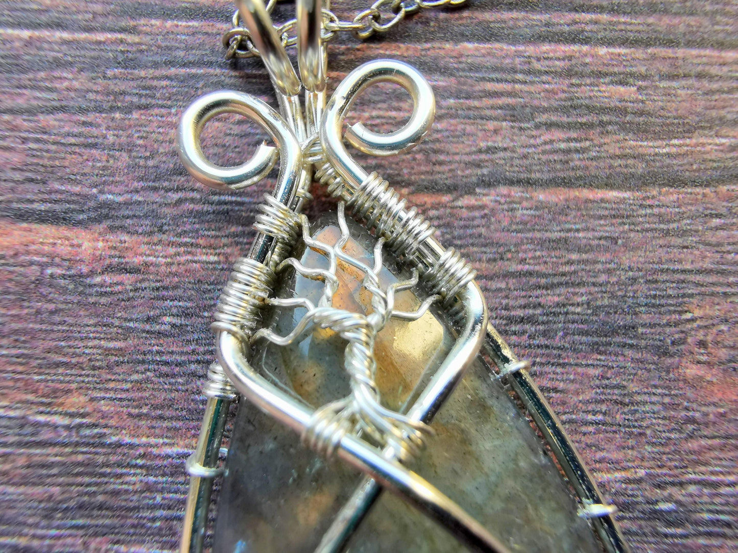 Tree pendant with a labradorite gemstone