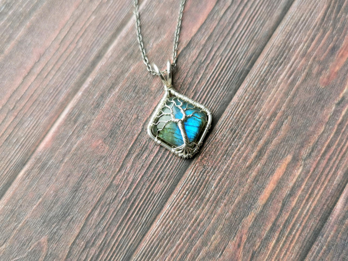 Tree pendant with a labradorite gemstone