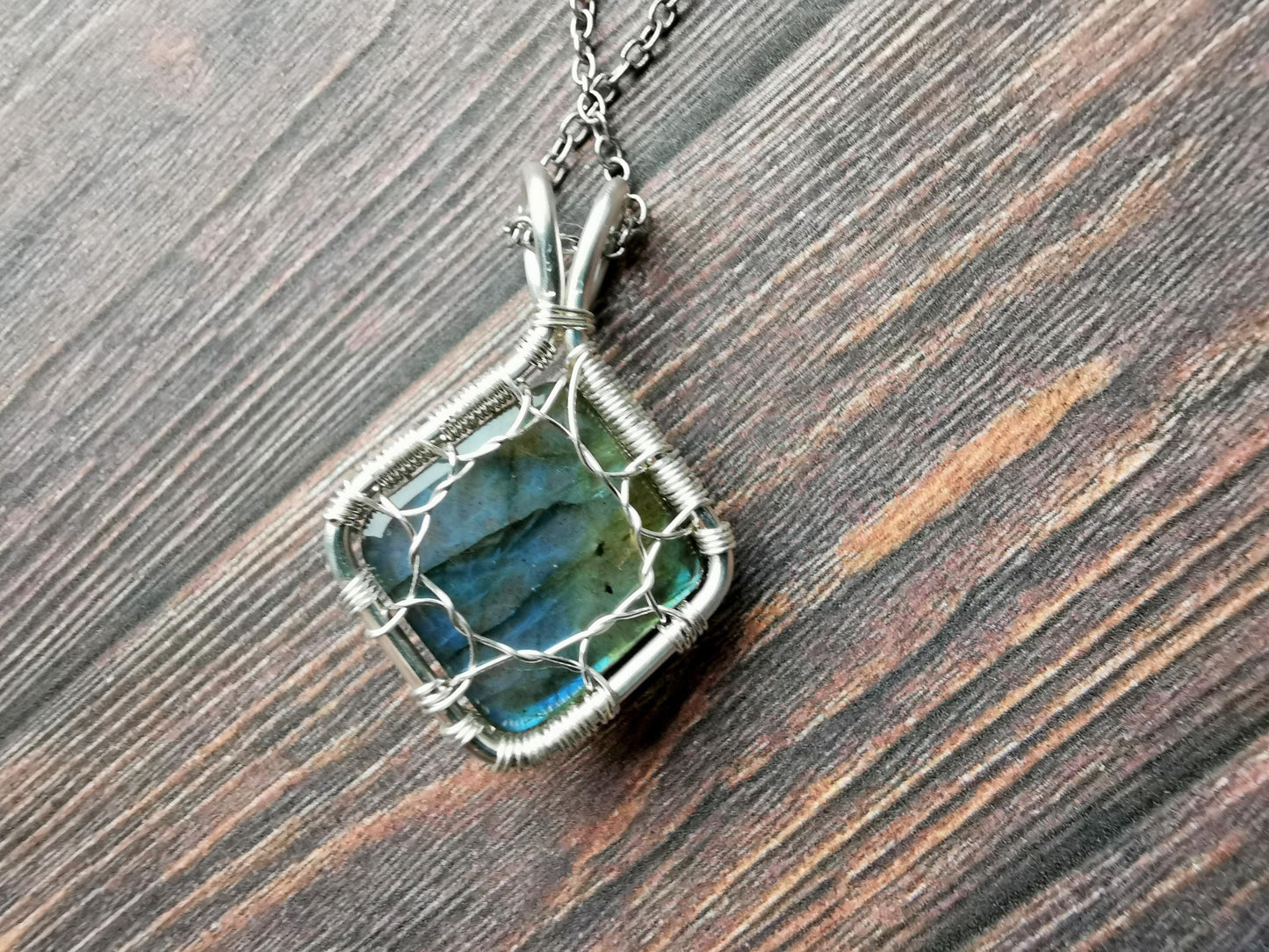 Tree pendant with a labradorite gemstone