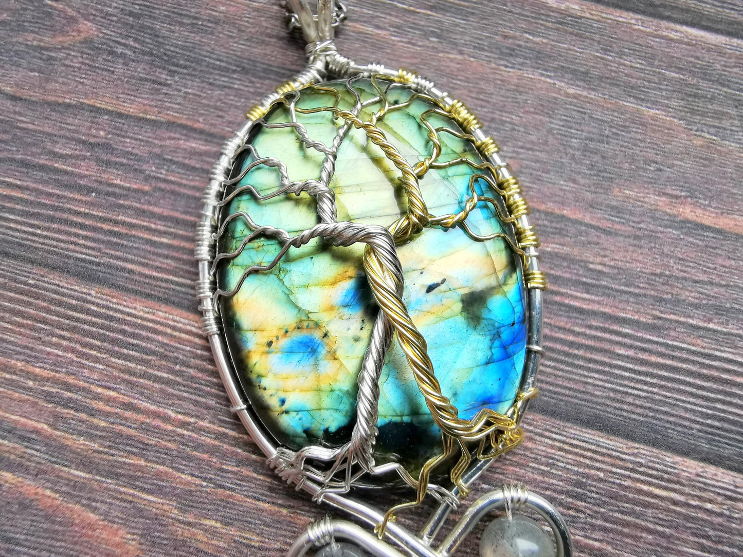 Fantasy inspired pendant: The Two Trees