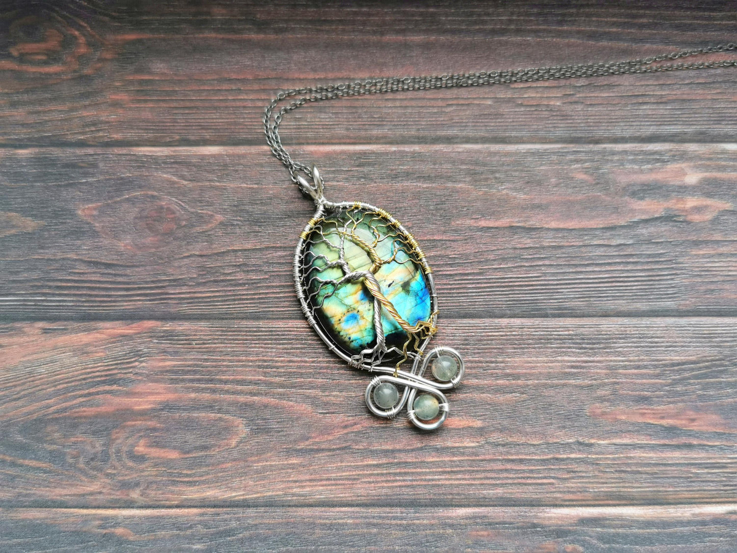 Fantasy inspired pendant: The Two Trees