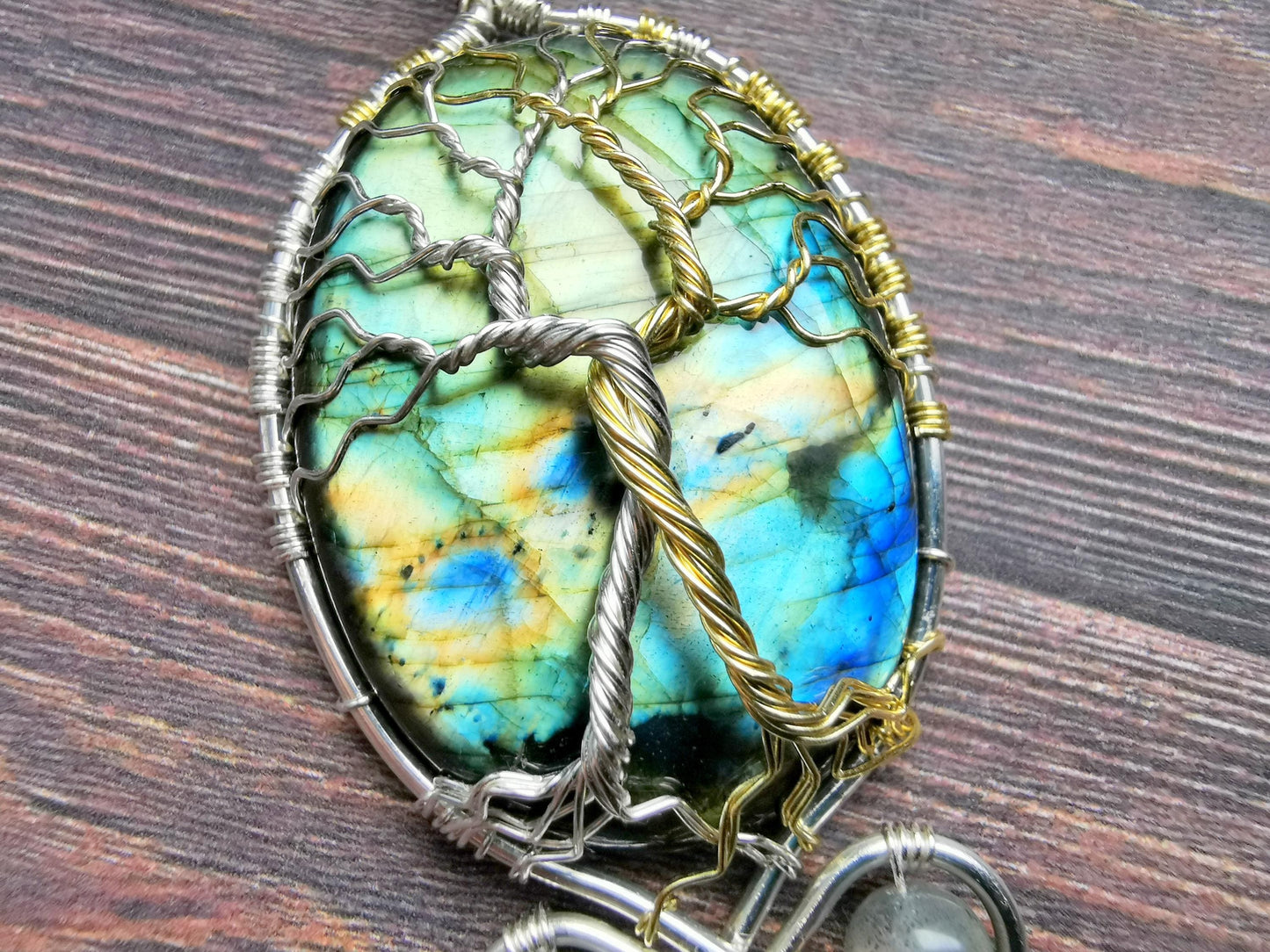 Fantasy inspired pendant: The Two Trees