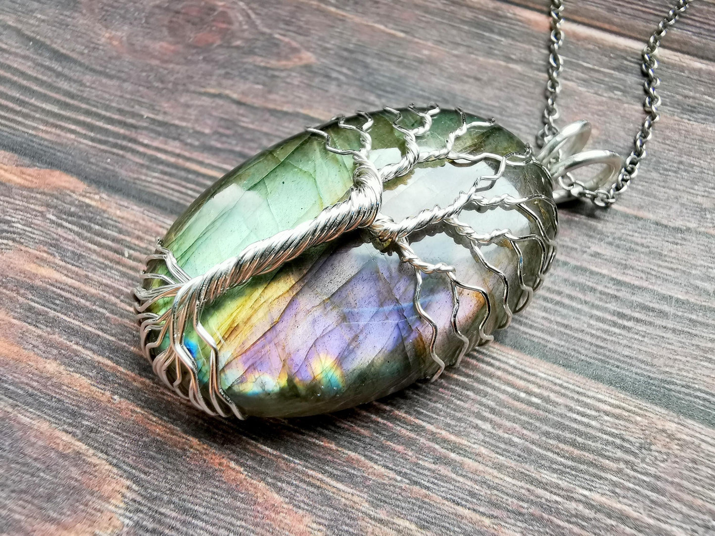 Tree pendant with a labradorite gemstone