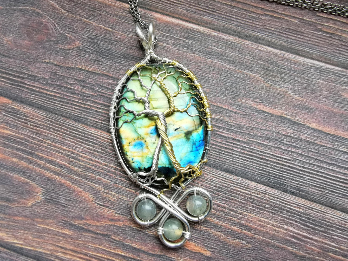 Fantasy inspired pendant: The Two Trees