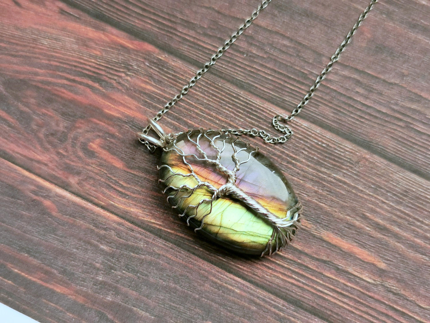 Tree pendant with a labradorite gemstone