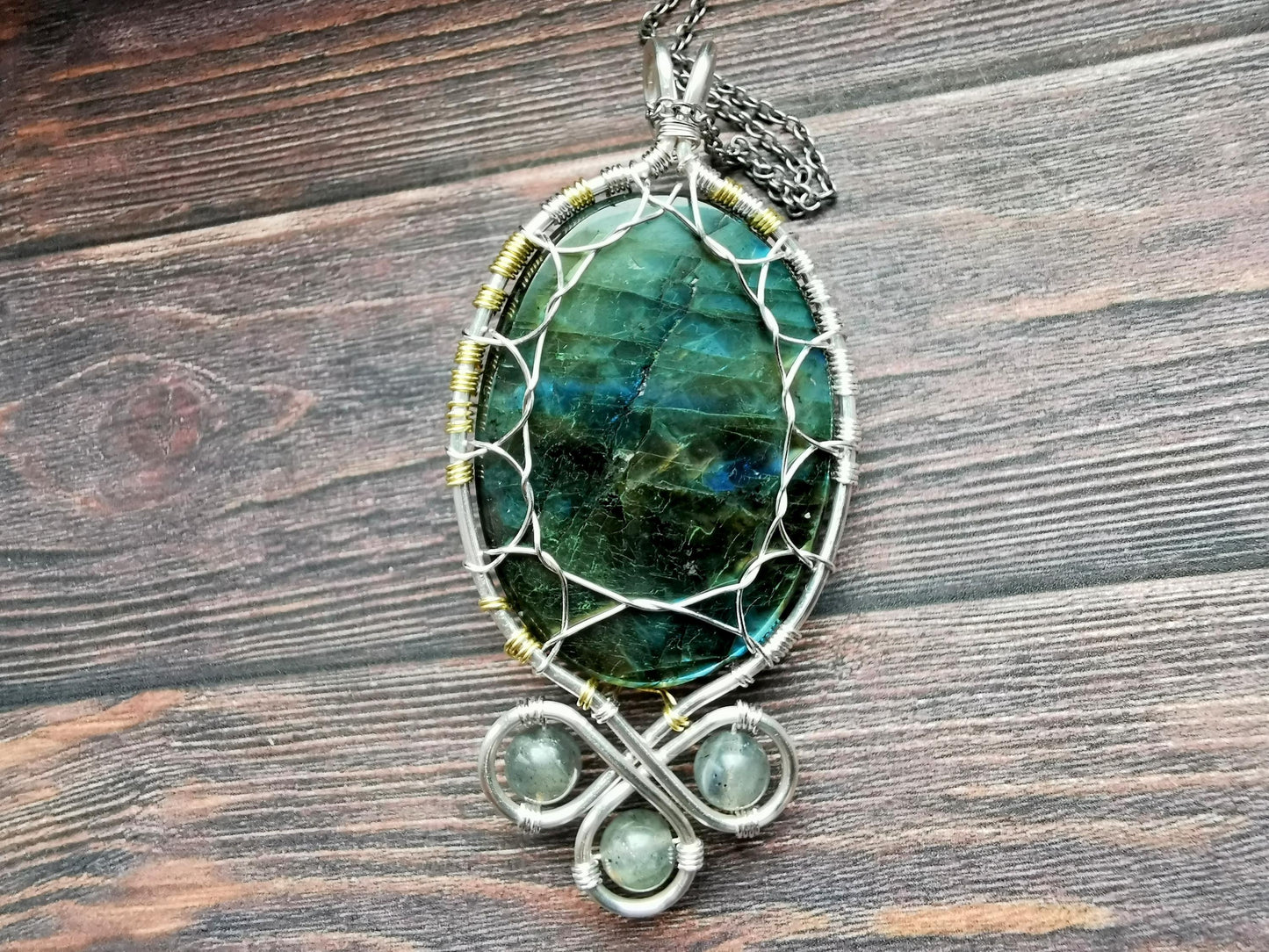Fantasy inspired pendant: The Two Trees