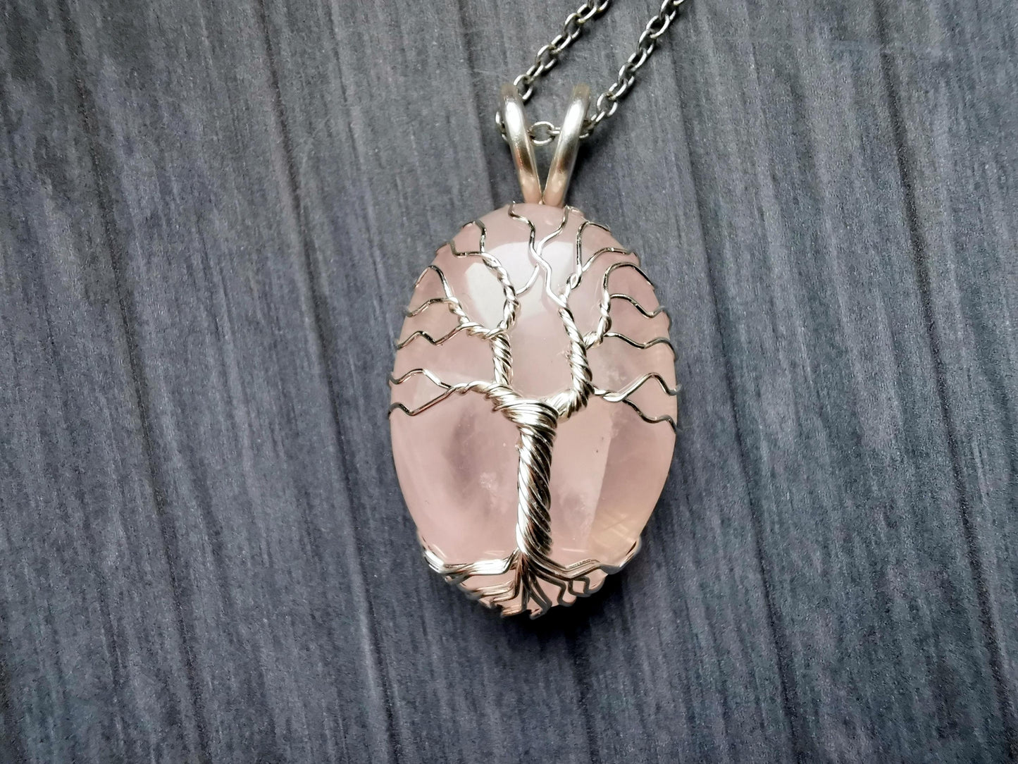 Tree pendant with a rose quartz gemstone