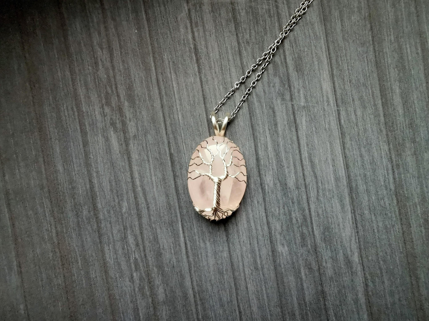 Tree pendant with a rose quartz gemstone