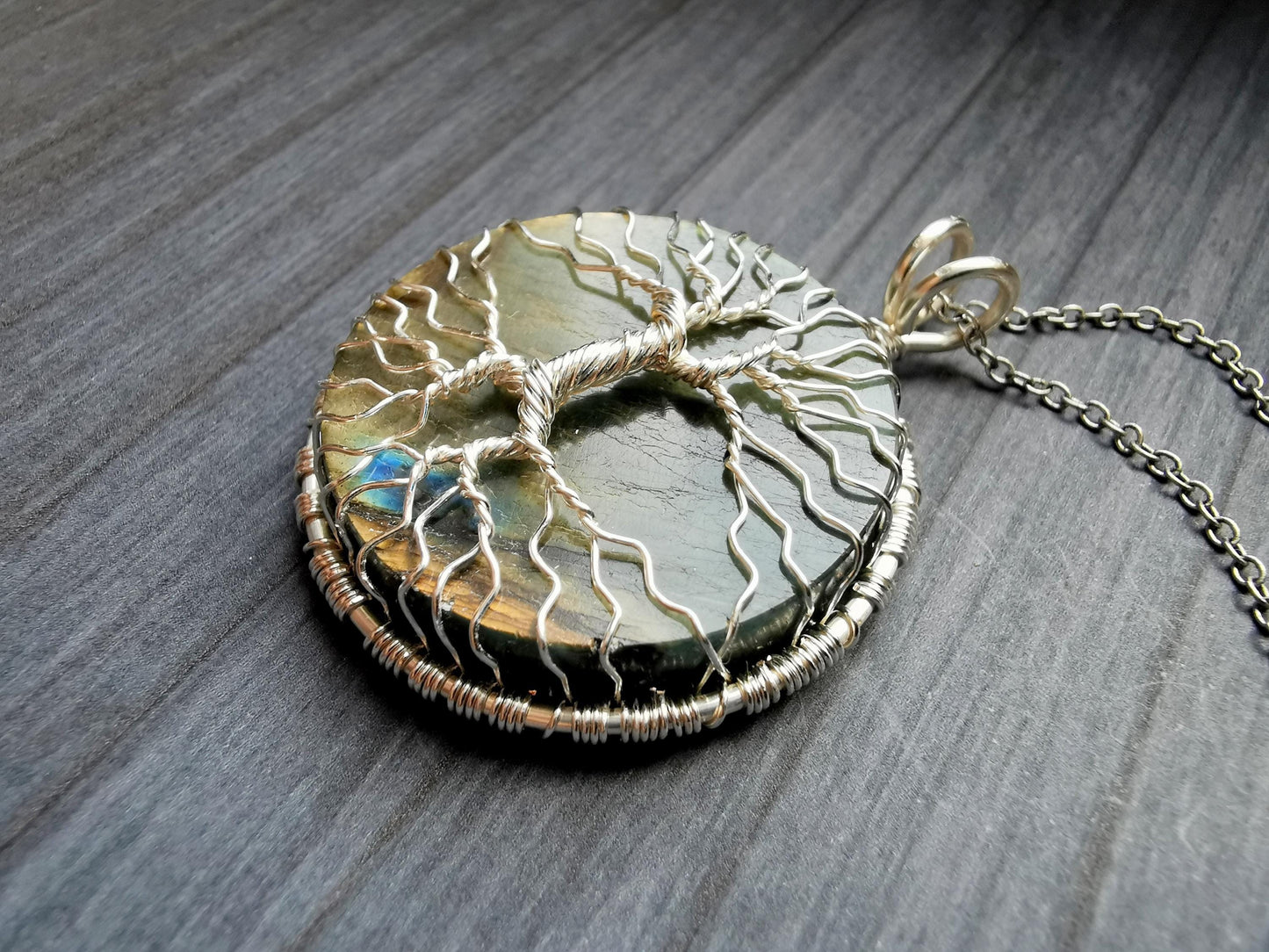 Tree pendant with a labradorite gemstone