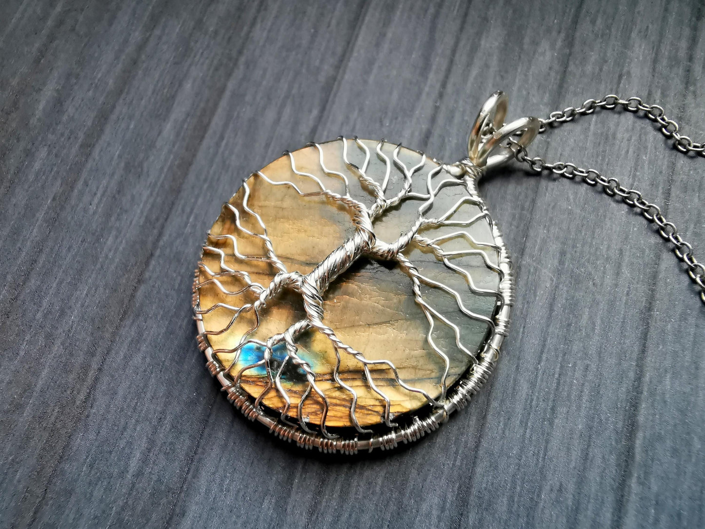 Tree pendant with a labradorite gemstone