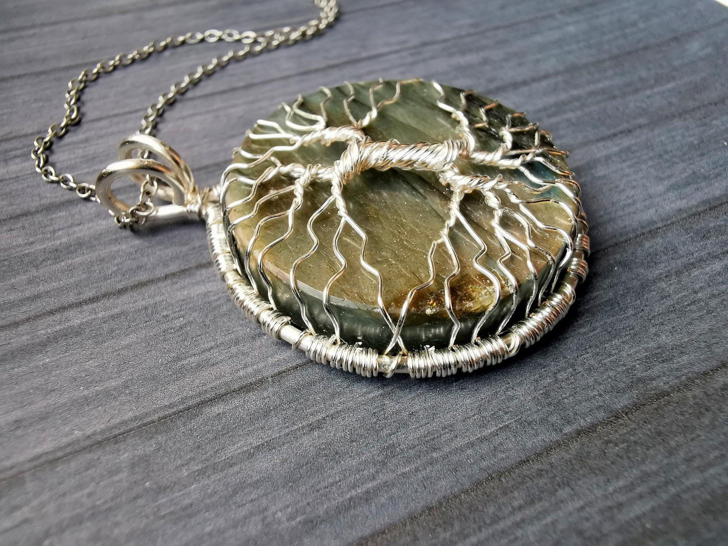 Tree pendant with a labradorite gemstone
