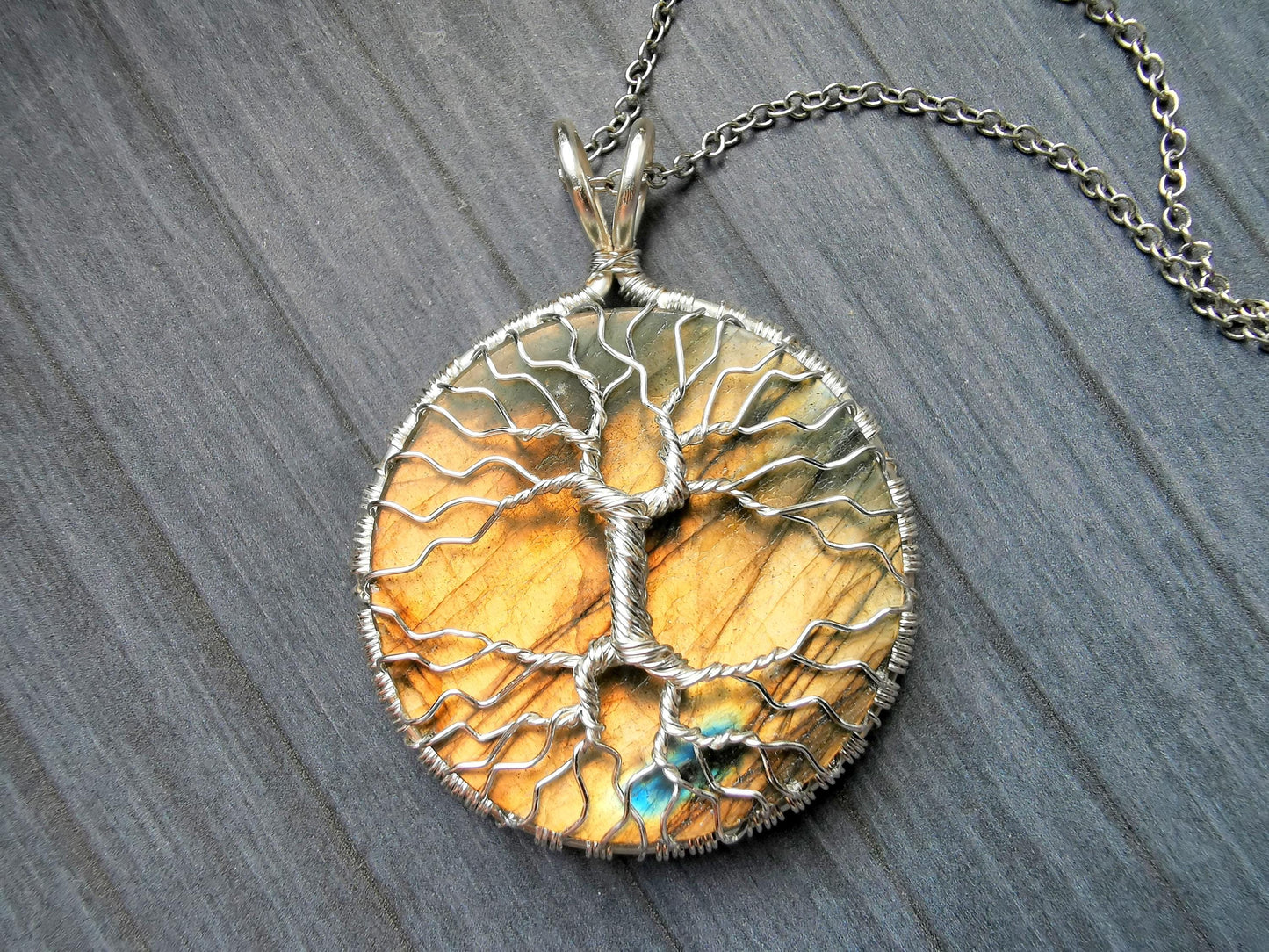 Tree pendant with a labradorite gemstone