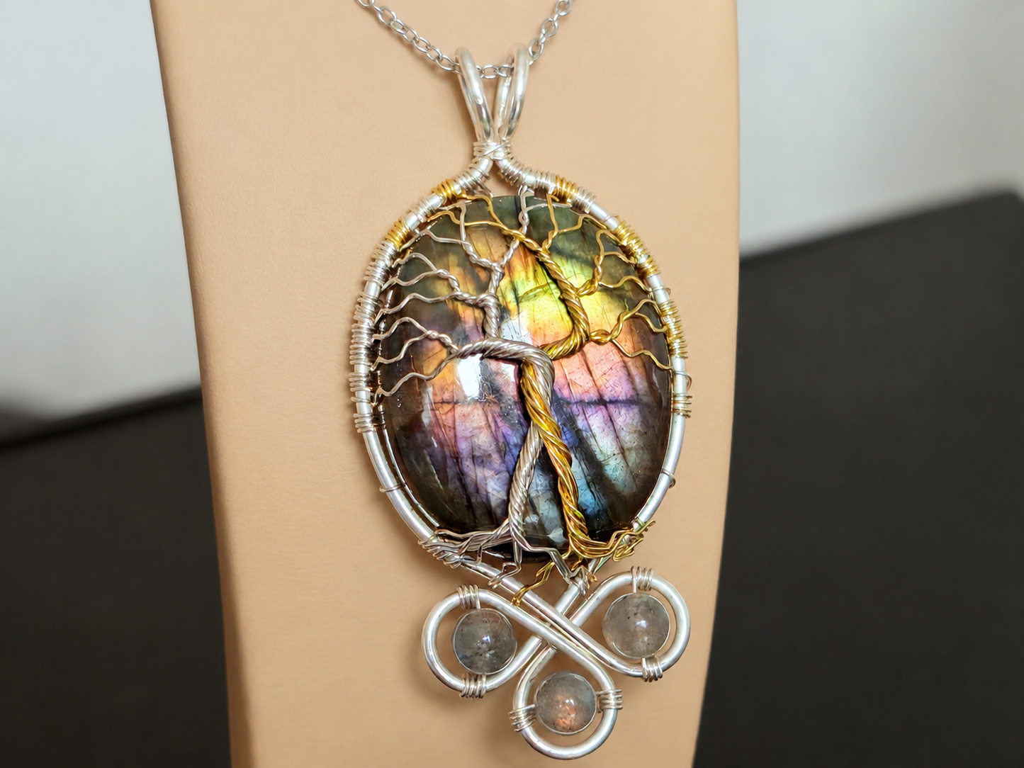 Fantasy inspired pendant: The Two Trees