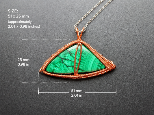 Dragon's eye pendant with a malachite moonstone