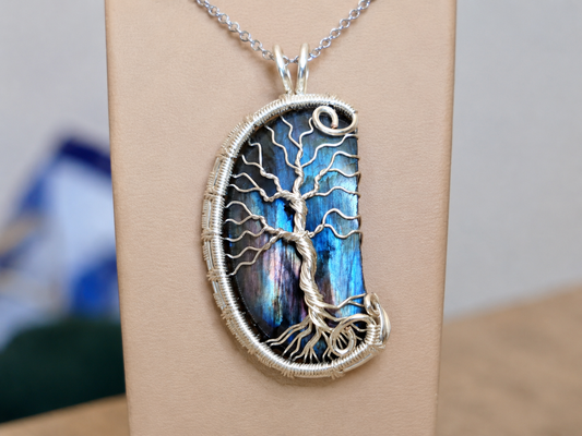 Tree pendant with a broken labradorite gemstone