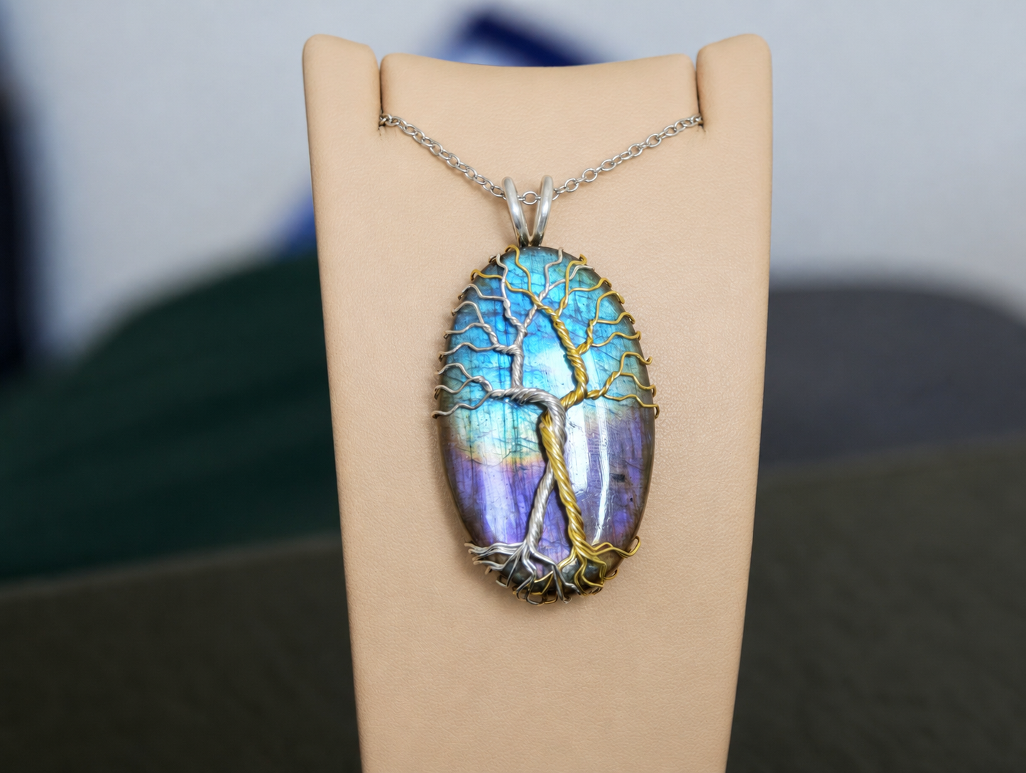 Fantasy inspired pendant: The Two Trees